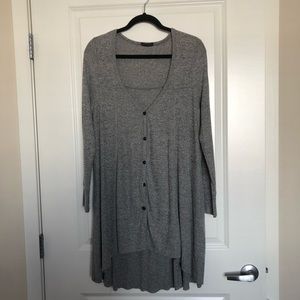 EUC - Cardigan long w/ hi-lo hem